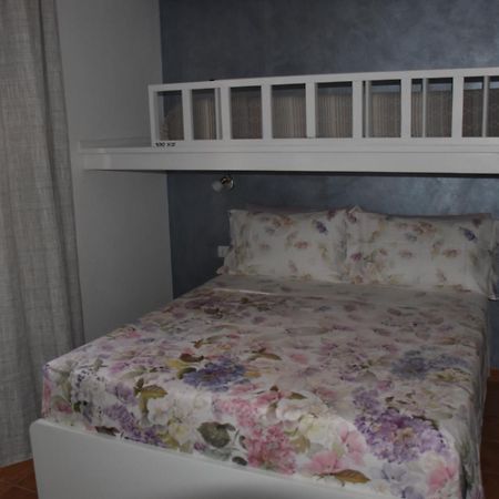 דירות SantʼAntìoco La Casa Di Orimari מראה חיצוני תמונה